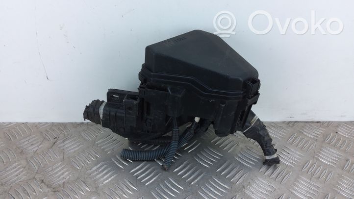 Toyota Yaris Module de fusibles 7512YA2