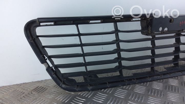 Toyota Hilux (AN120, AN130) Grille inférieure de pare-chocs avant 531120K130