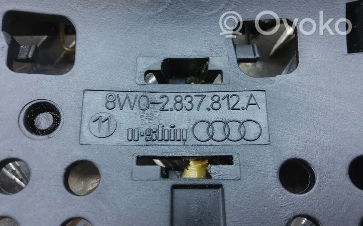 Audi A5 Klamka/wspornik zewnętrzny drzwi tylnych 8W02837812A