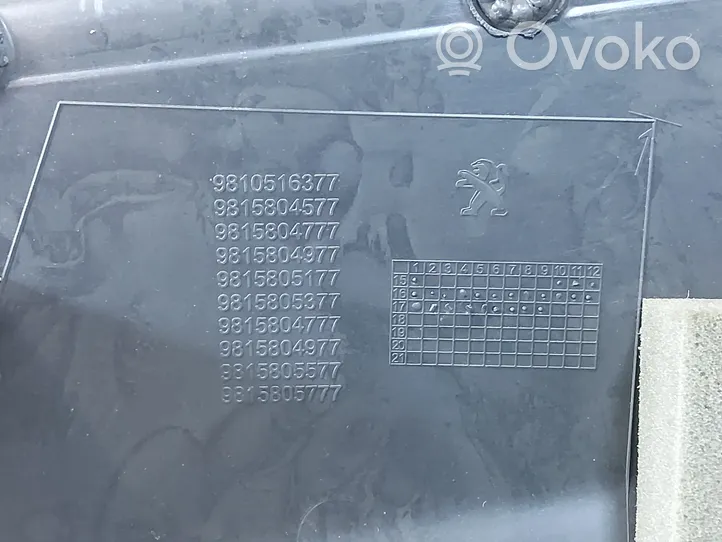 Peugeot 3008 II Takaoven verhoilu 9810516377