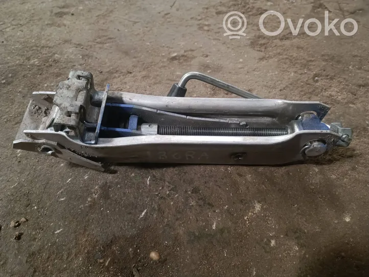 Volkswagen Bora Cric di sollevamento 8l0011031a