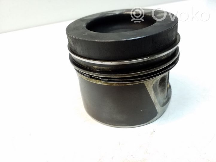 Volkswagen Jetta VI Piston 