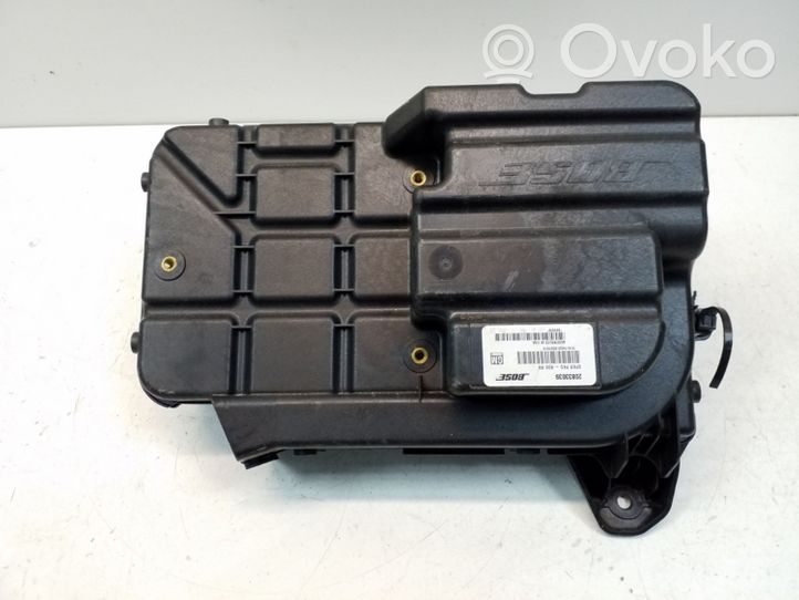 Chevrolet Volt I Altavoz subwoofer 20833039