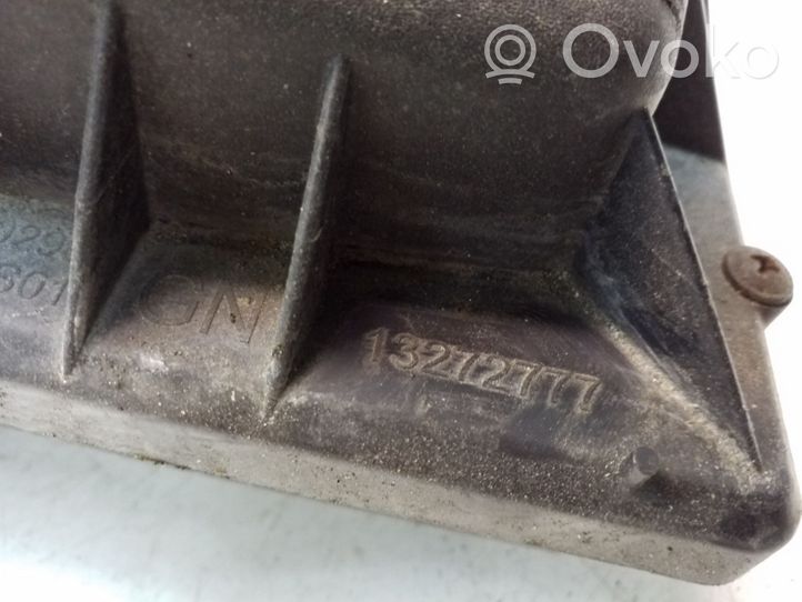 Opel Astra J Obudowa filtra powietrza 13272777