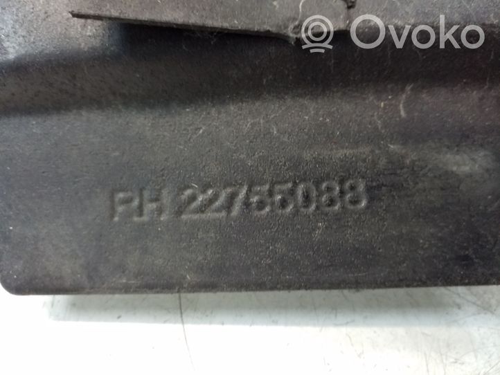 Chevrolet Volt I Moldura del radiador 22755088