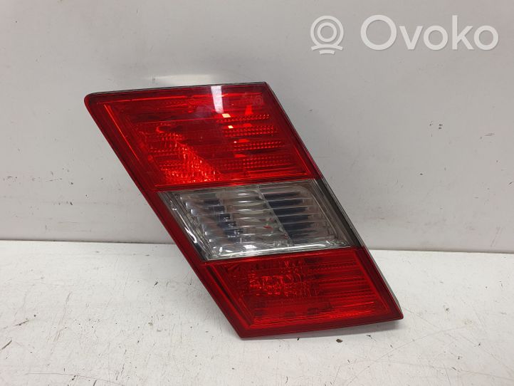 Mercedes-Benz CLC CL203 Lampy tylnej klapy bagażnika 21769005