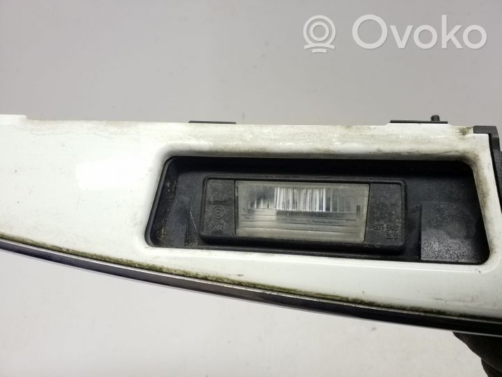 Nissan Juke I F15 Takaluukun rekisterikilven valon palkki 908681KR6A