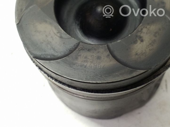 Opel Insignia A Piston 55574804