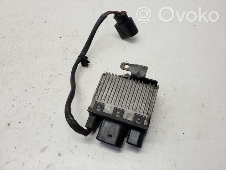 Audi A4 S4 B7 8E 8H Jäähdytyspuhaltimen rele 8E0959501P