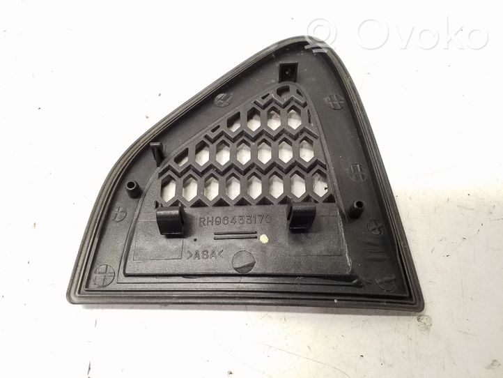 Chevrolet Captiva Grille d'aile 96433170