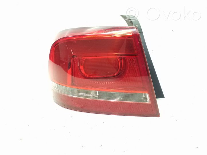 Volkswagen PASSAT B7 Lampa tylna 3AE945095F