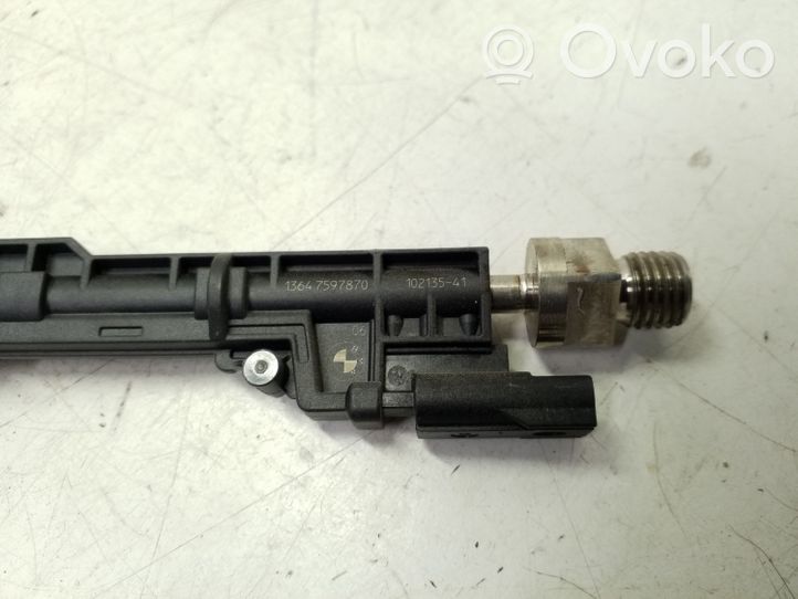 BMW 5 F10 F11 Injecteur de carburant 13647597870