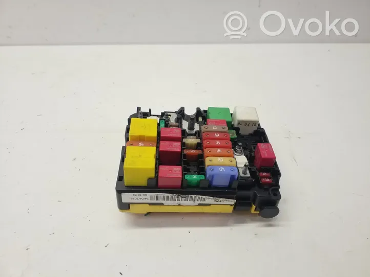 Opel Grandland X Module de fusibles 9804846880