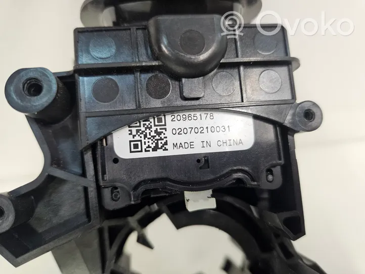 Chevrolet Volt I Interruptor/palanca de limpiador de luz de giro 20972864