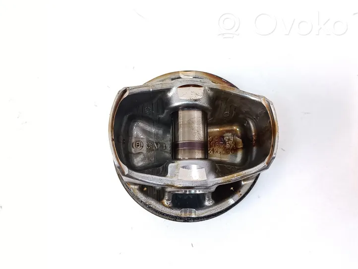 Ford Focus Piston CM5E6K100AG