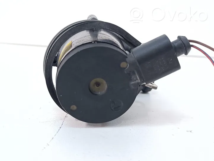 Audi Q7 4L Pompe à eau de liquide de refroidissement 7L0965561K