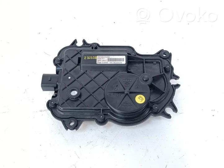 Audi A8 S8 D3 4E Motore per chiusura ammortizzata della porta anteriore 4E0837059