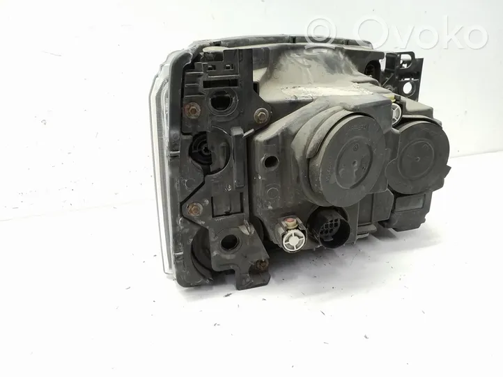 Land Rover Discovery 4 - LR4 Lampa przednia AH2213W030