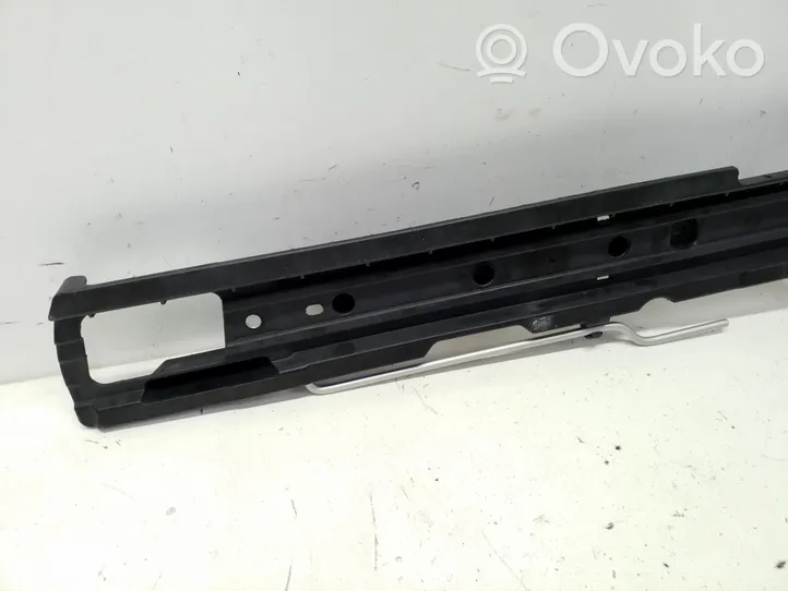 Porsche Cayenne (92A) Altro elemento di rivestimento bagagliaio/baule 7P0863599