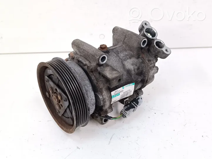 Nissan Juke I F15 Ilmastointilaitteen kompressorin pumppu (A/C) 92600AZ74A