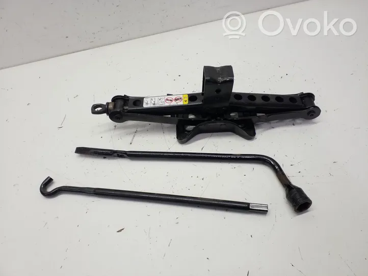 Chrysler Town & Country V Tool set 