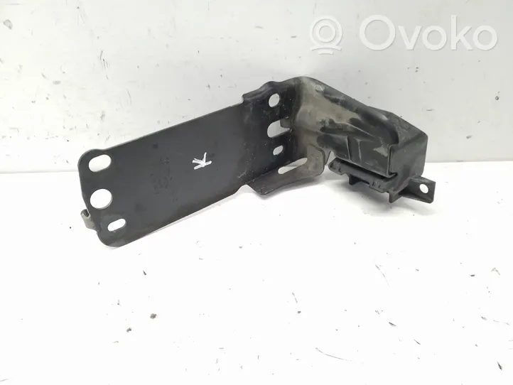 BMW X1 E84 Radiator mount bracket 51647117