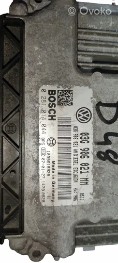 Volkswagen PASSAT B6 Unidad de control/módulo del motor 0281014044