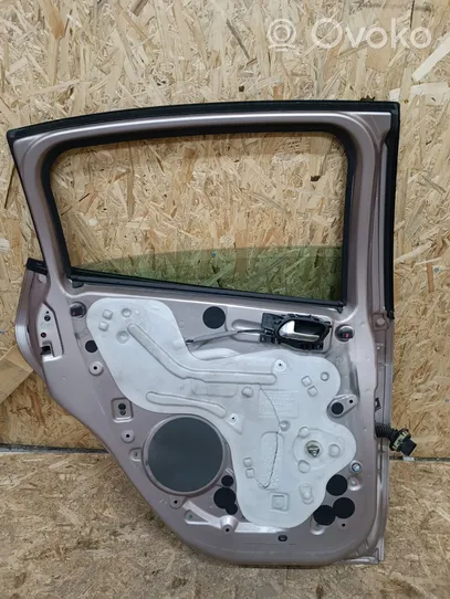 Peugeot 208 Rear door 