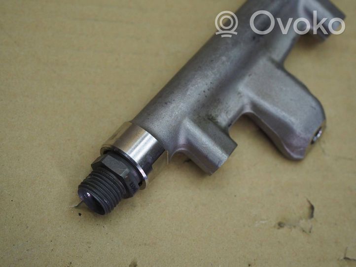 Audi A5 Tuyau de conduite principale de carburant 06N133317A