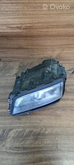 Audi A8 S8 D2 4D Lampa przednia 0301041211