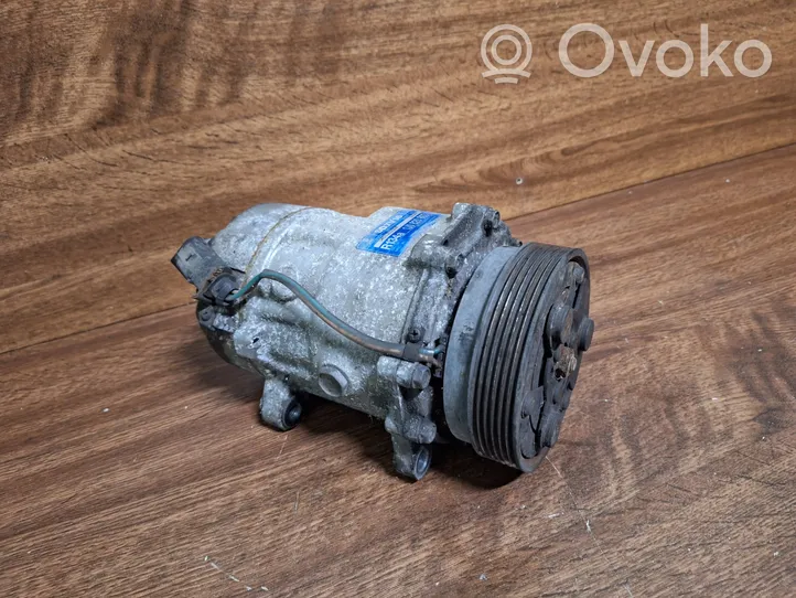 Audi A3 S3 8L Ilmastointilaitteen kompressorin pumppu (A/C) 1J0820803K