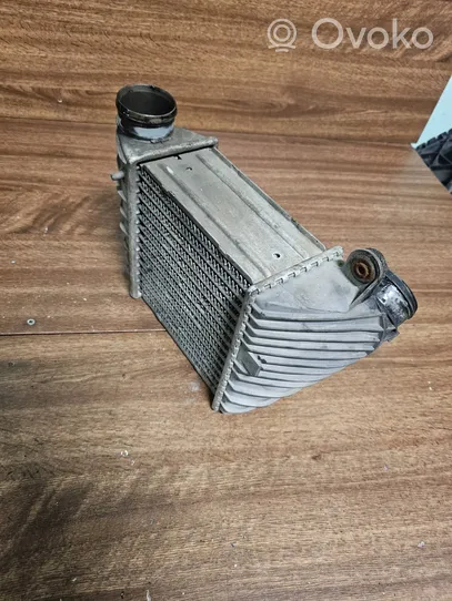 Volkswagen Golf IV Chłodnica powietrza doładowującego / Intercooler 