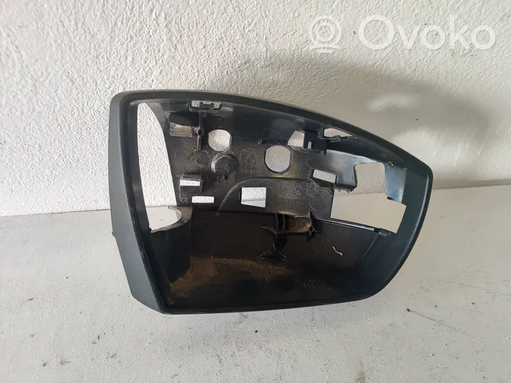 Ford Focus Muovisen sivupeilin kotelo 262237030