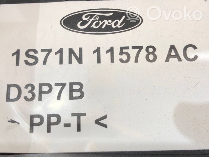 Ford Mondeo Mk III Podłoga bagażnika 1S71N11578