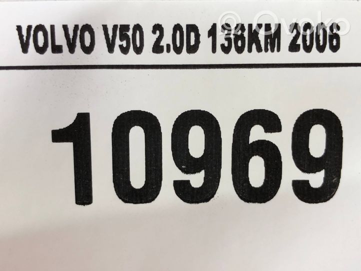 Volvo V50 Nadkole przednie 