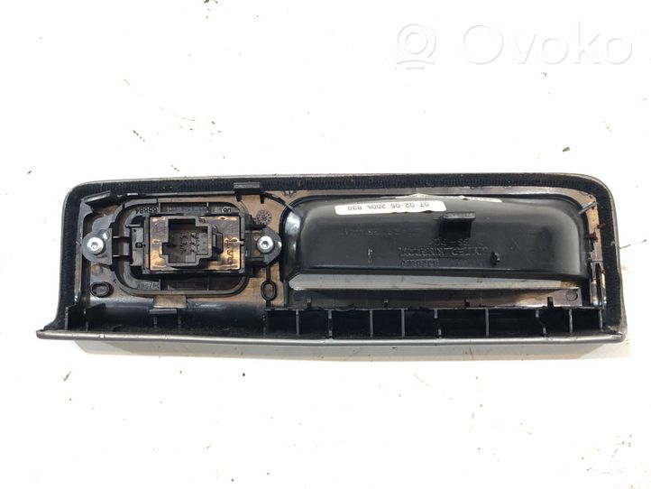 Volvo V50 Support bouton lève vitre porte arrière 8663813