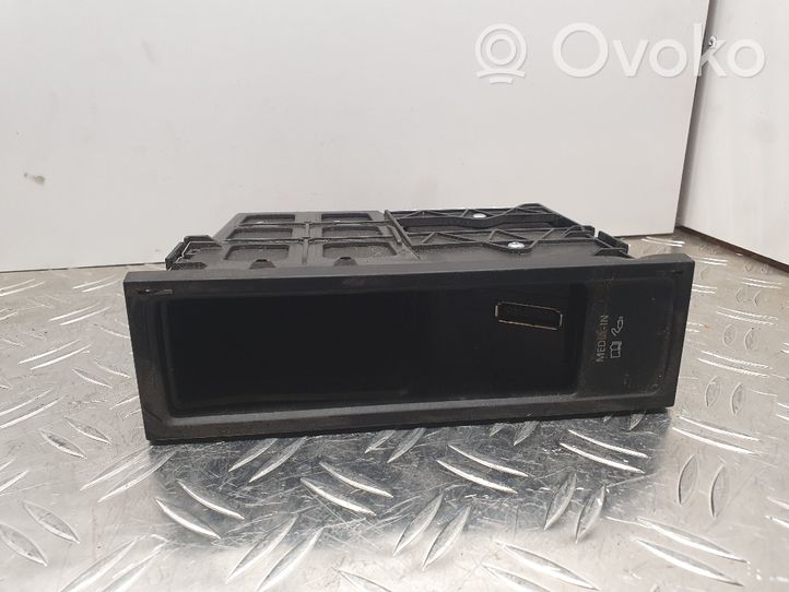 Volkswagen Golf VI USB control unit 5N0035342E