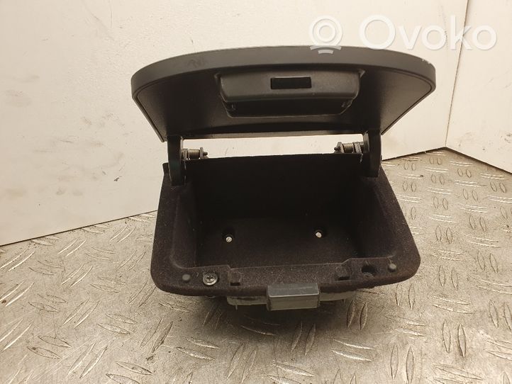 Chevrolet Captiva Glove box 