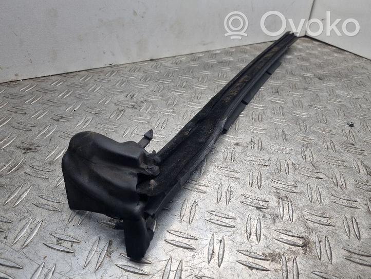 Audi A4 S4 B7 8E 8H Guarnizione in gomma finestrino/vetro portiera posteriore 8H0839480C