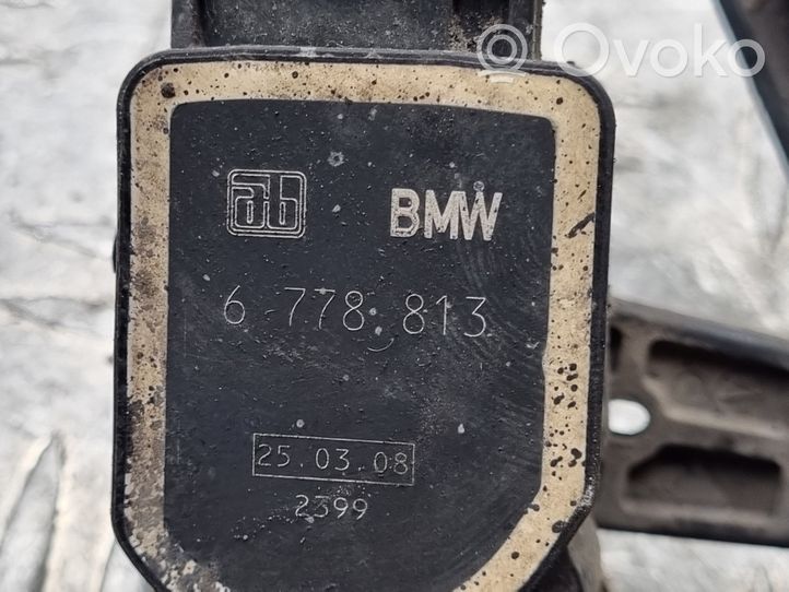 BMW X5 E70 Czujnik poziomu zawieszenia pneumatycznego osi przedniej 6778813