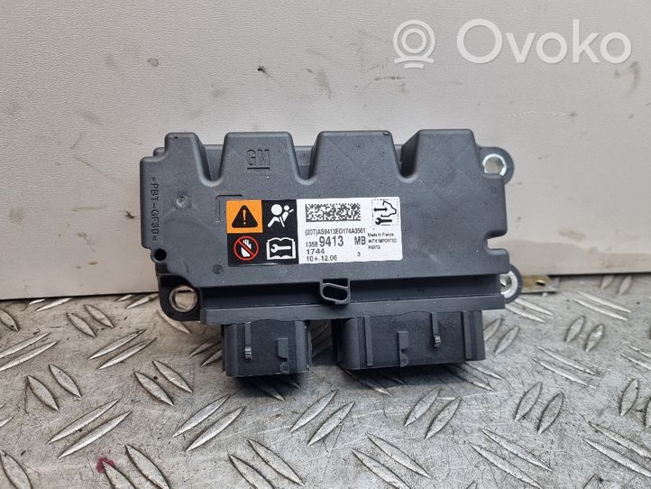 Opel Astra J Module de contrôle airbag 13589413