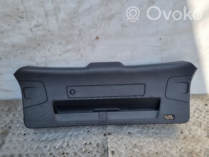 Audi A4 S4 B8 8K Rivestimento portellone 8K9867979