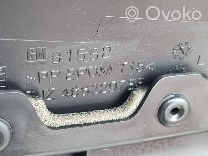 Opel Meriva B Обшивка задней двери 13313053