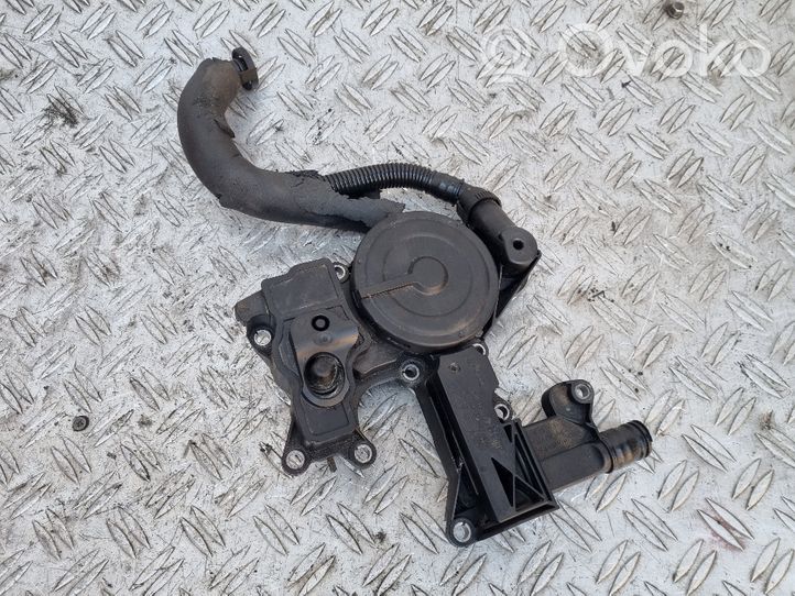 Audi A4 S4 B8 8K Separatore dello sfiato dell’olio 06H103495