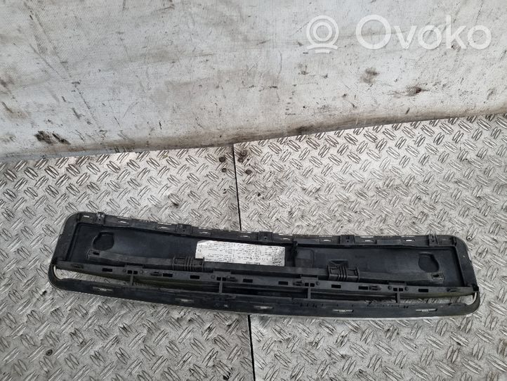 Audi A2 Front bumper upper radiator grill 8Z0853321