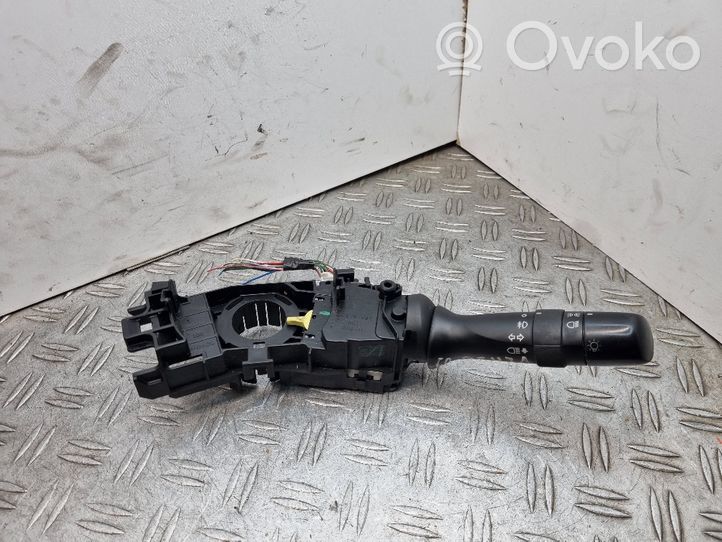 Toyota Verso Suuntavilkun vipu 05210