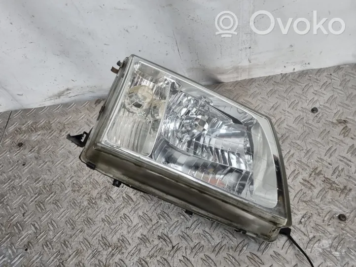 Toyota Land Cruiser (J100) Lampa przednia 6067