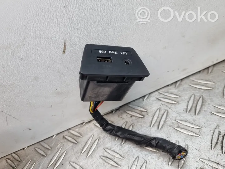 Hyundai ix35 Connettore plug in USB 961102S000