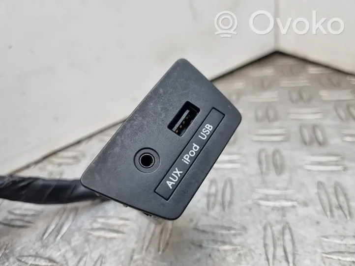 Hyundai ix35 Connettore plug in USB 961102S000