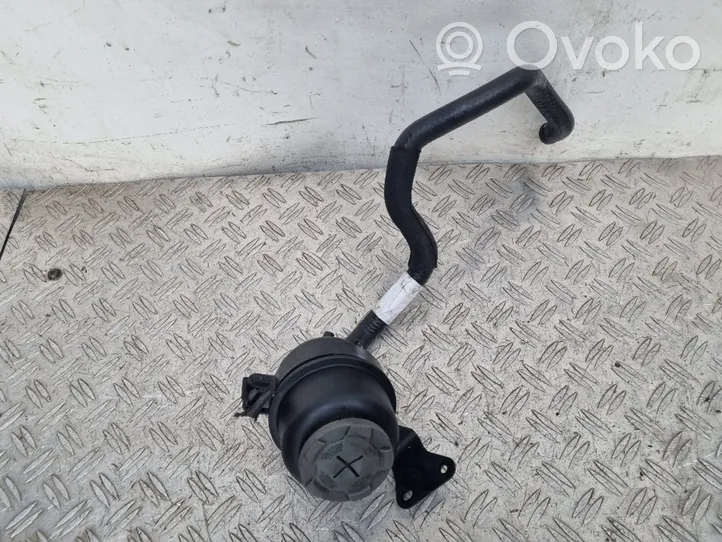 Audi A5 8T 8F Réservoir de liquide de direction assistée 4F0422371D